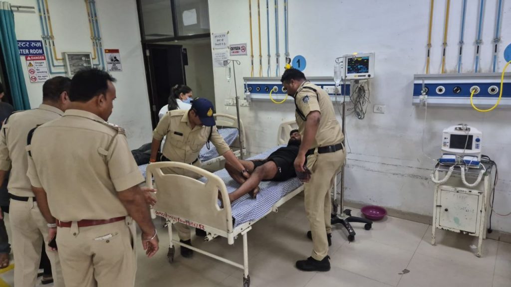 Bihar STF vehicle going to Gujarat overturned, two soldiers died and 4 injured in the accident