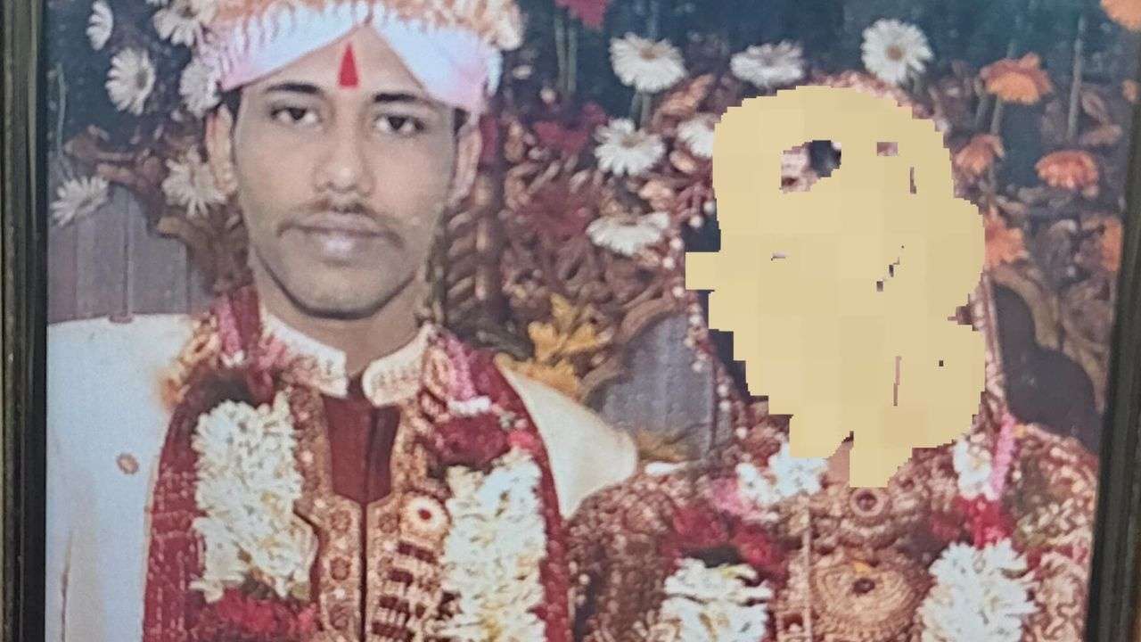 By becoming a king, Salman trapped the girl in his net.