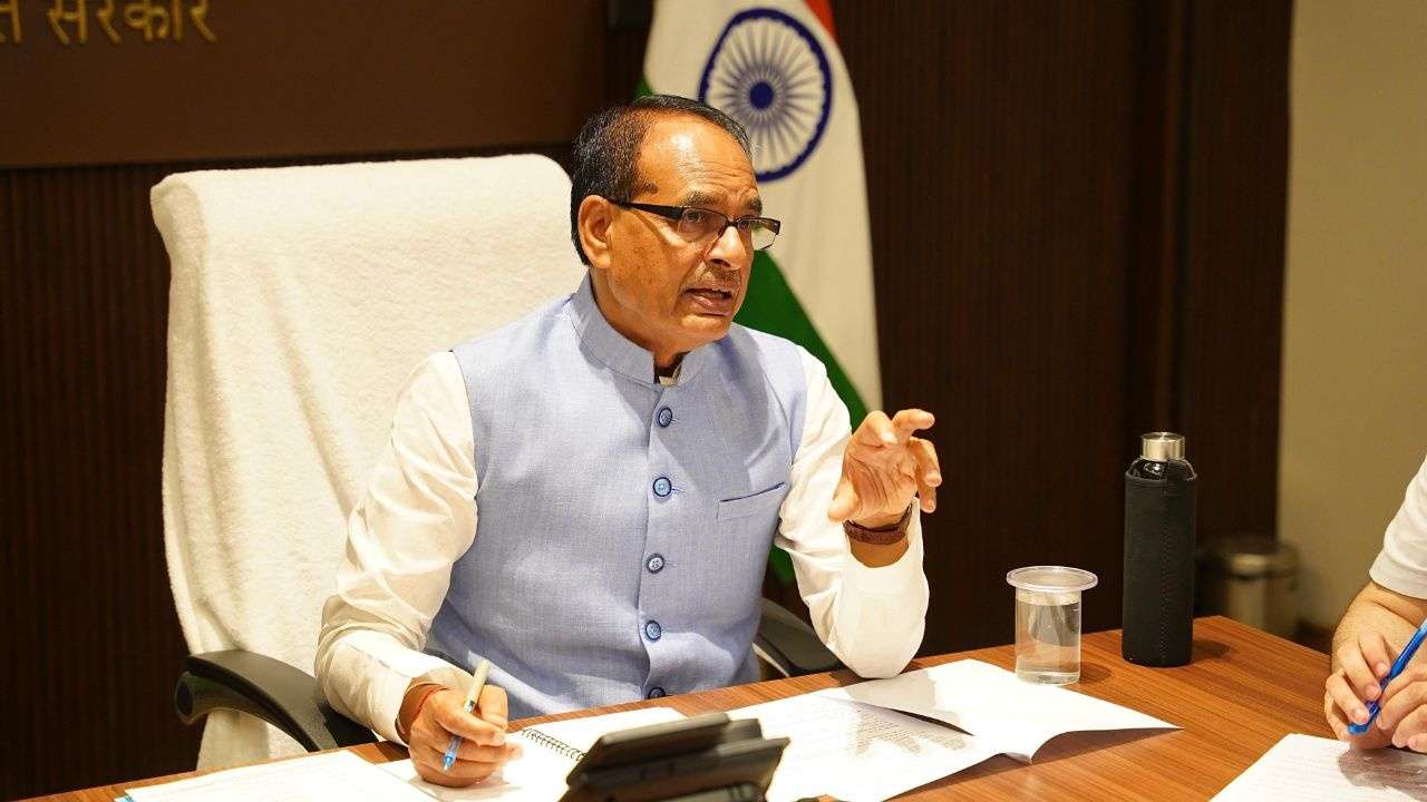 Union Agriculture Minister Shivraj Singh Chouhan held a virtual meeting in Delhi.
