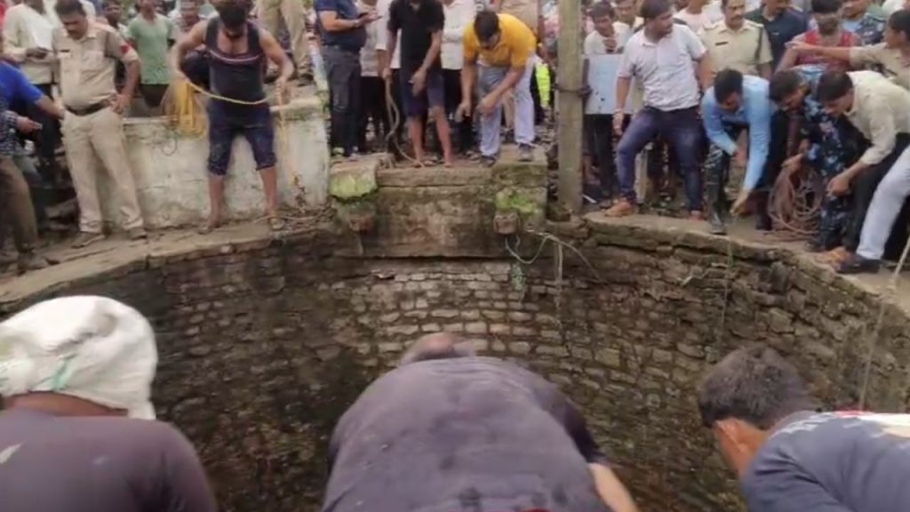Guna: Five people who went down a well to save a cow died due to poisonous gas