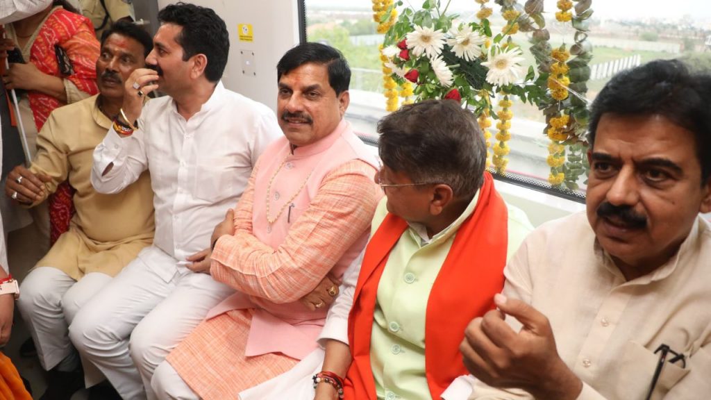 CM Mohan Yadav traveled in Indore Metro