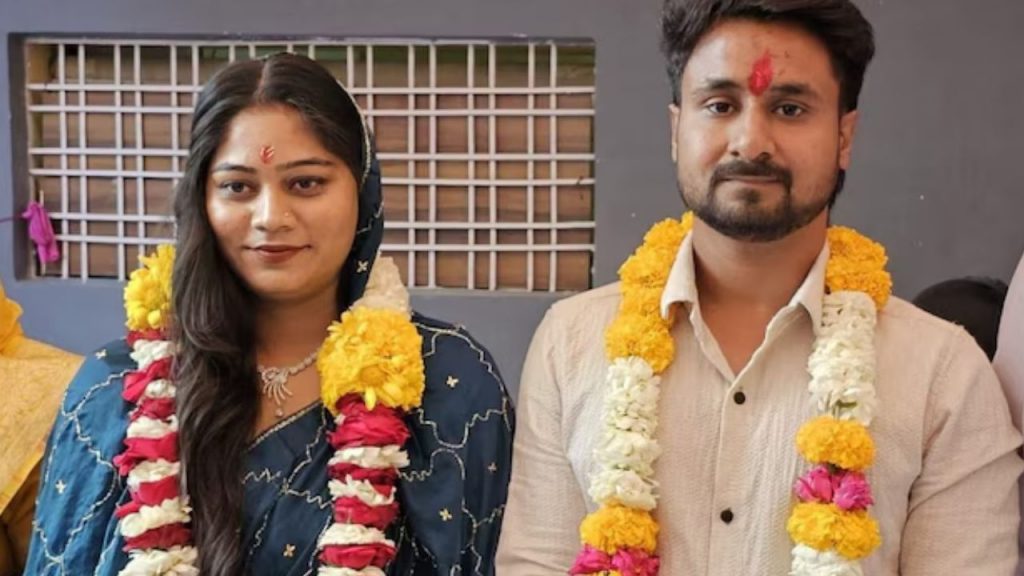 Raja Raghuvanshi and wife Sonam Raghuvanshi (file photo)