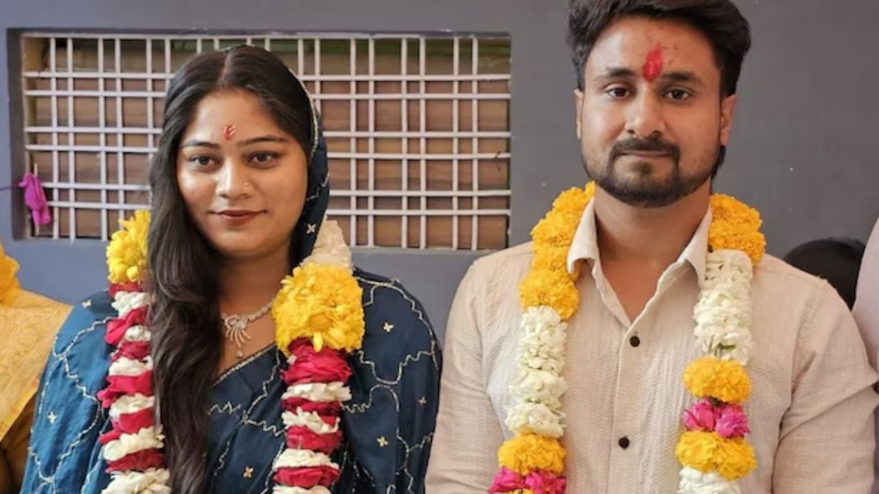 Raja Raghuvanshi and wife Sonam Raghuvanshi (file photo)