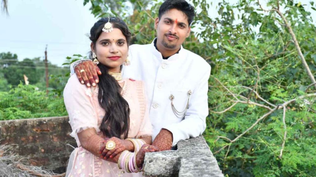 khairagarh_couple