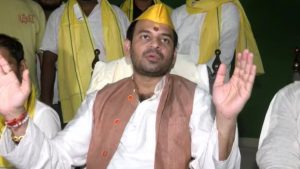 Tej Pratap Yadav speaking to media on winning 10-15 seats in Bihar Election 2025