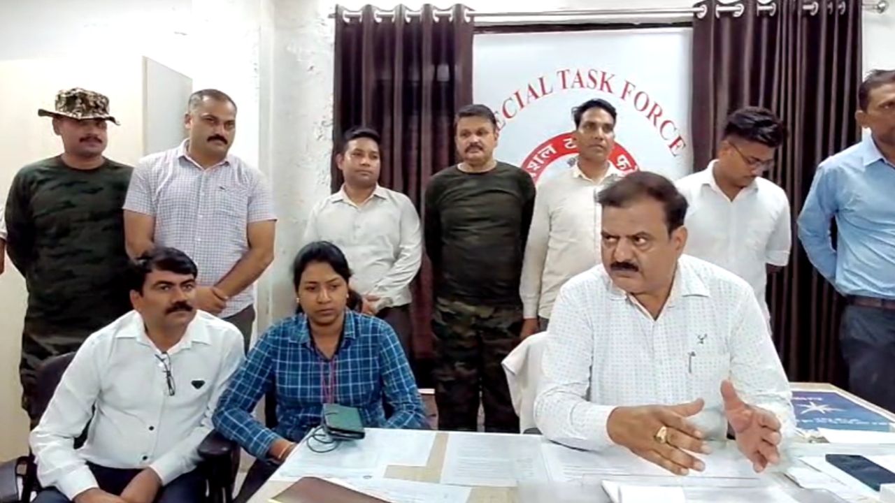 STF officers giving information about the case of getting job with fake certificate.