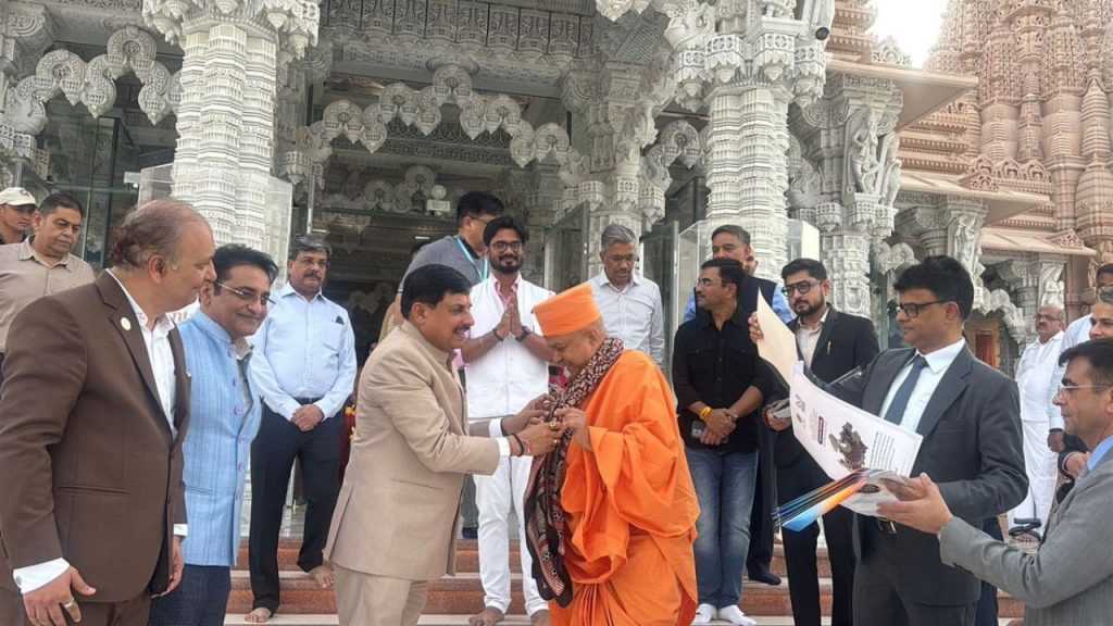 Chief Minister Dr. Yadav visited BAPS Hindu Temple in Dubai.