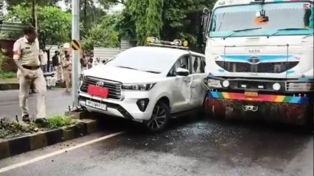 A dumper hit the district collector's car in Jhabua.