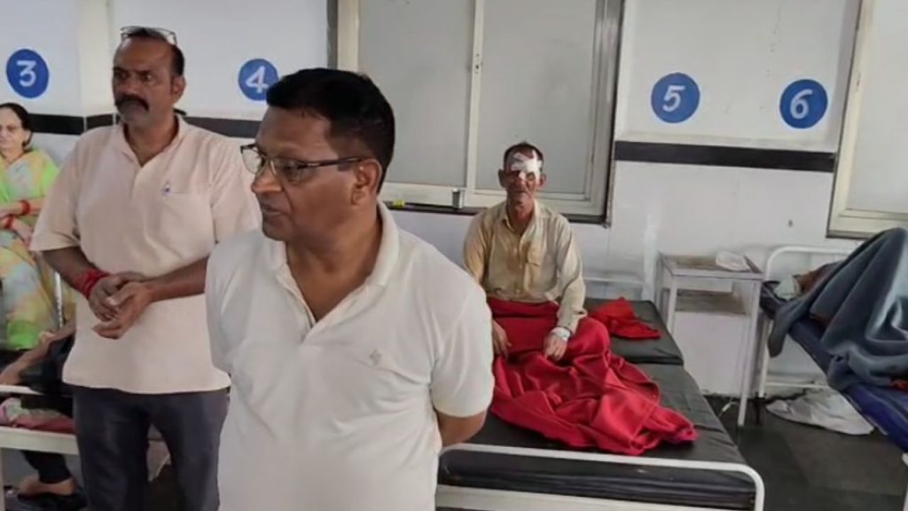 Chhatarpur, Dhaba wall collapsed, one woman died, 11 people injured