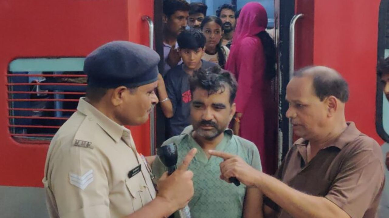 BJP leader's mother's ashes stolen from train while he was travelling to Indore-Haridwar, caught red handed