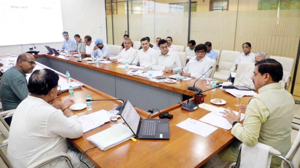 CM Mohan Yadav held a meeting with Energy Department officials
