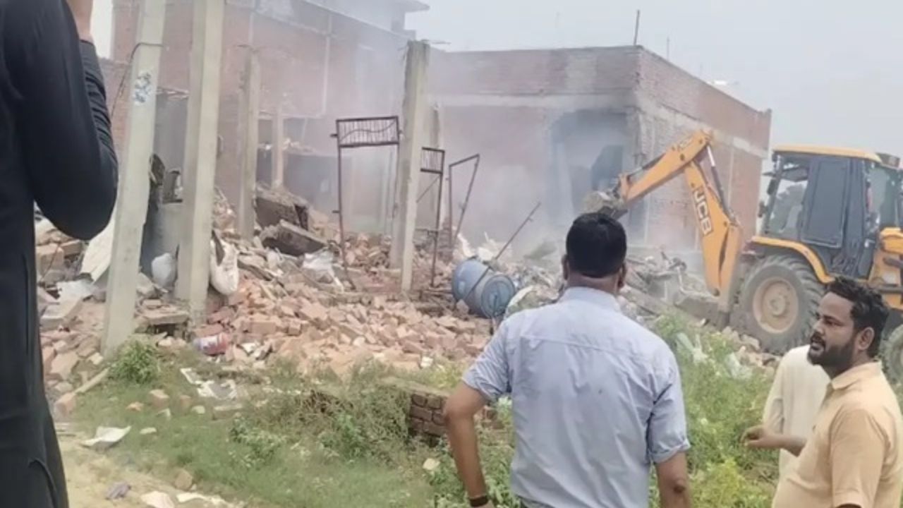 UP illegal firecracker factory