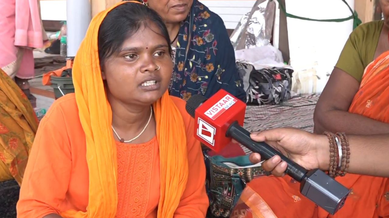 People who were separated from their loved ones during the Kanwar Yatra at Kubereshwar Dham spoke to Vistar News.