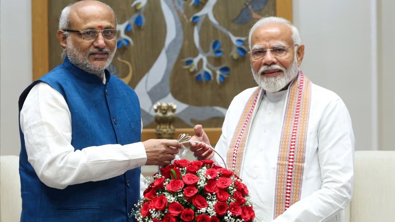 PM Modi and Maharashtra Governor CP Radhakrishnan (File Photo)