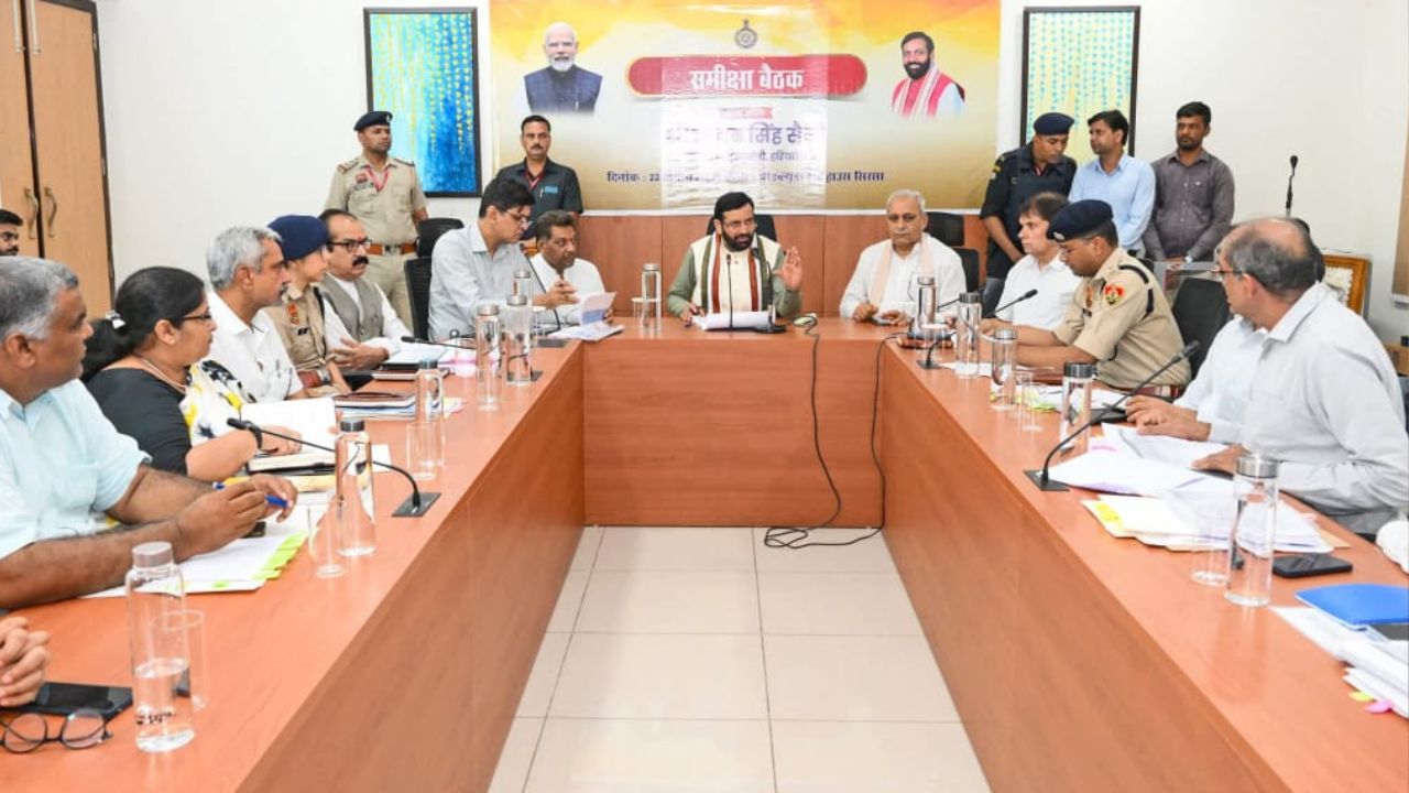 CM Saini held a meeting with the officials.