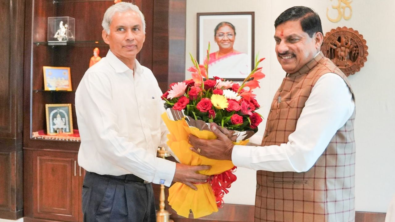 CM Dr Mohan Yadav has congratulated Chief Secretary Anurag Jain on extending his tenure by one year.