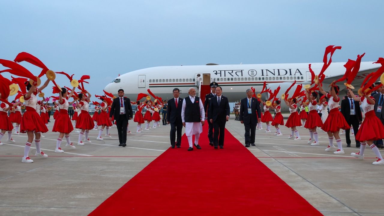 Prime Minister Modi was welcomed with a red carpet in China.