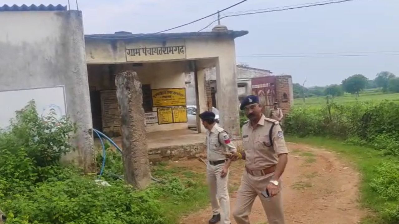 Crime Branch raided an arms factory in Tikamgarh.