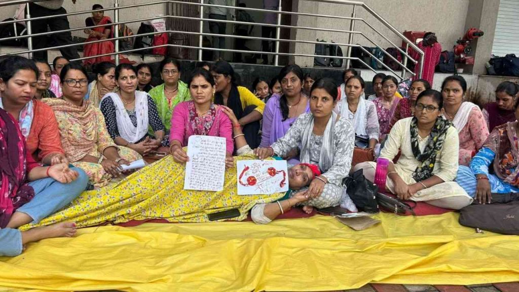 ANM sat on a dharna outside JP hospital