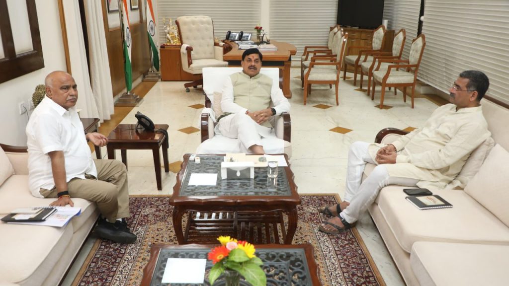 Bhopal: Chief Minister Mohan Yadav held a meeting with organization leaders at CM House