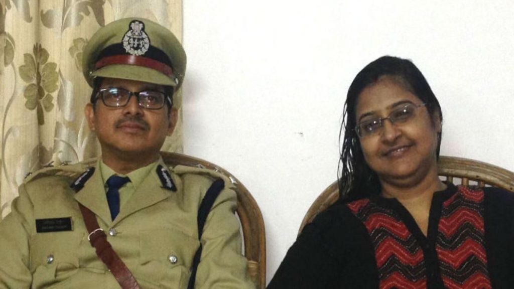 Former IPS Amitabh Thakur and his wife