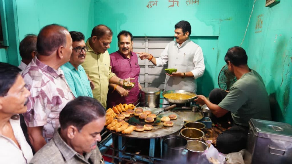 Minister Govind Singh Rajput with his old friends.