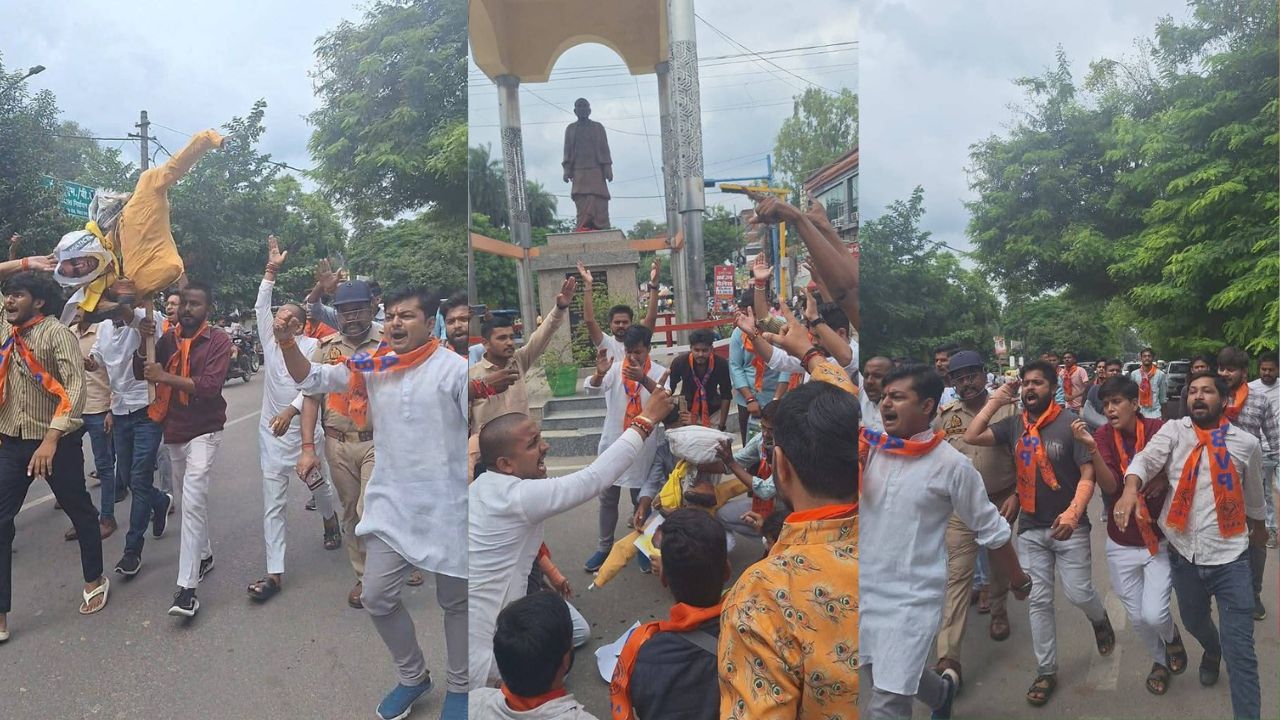 Angry with the lathicharge, ABVP workers protested fiercely.