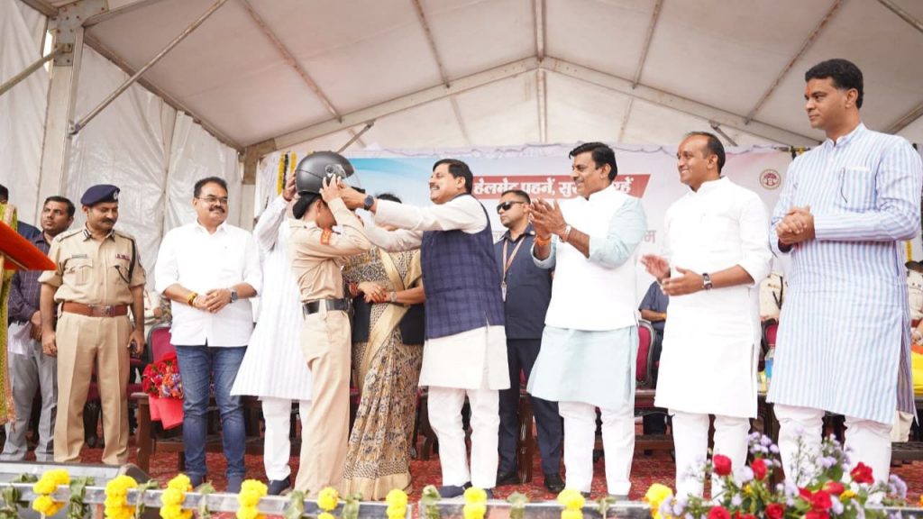 CM Mohan Yadav distributed 2100 helmets free of cost.