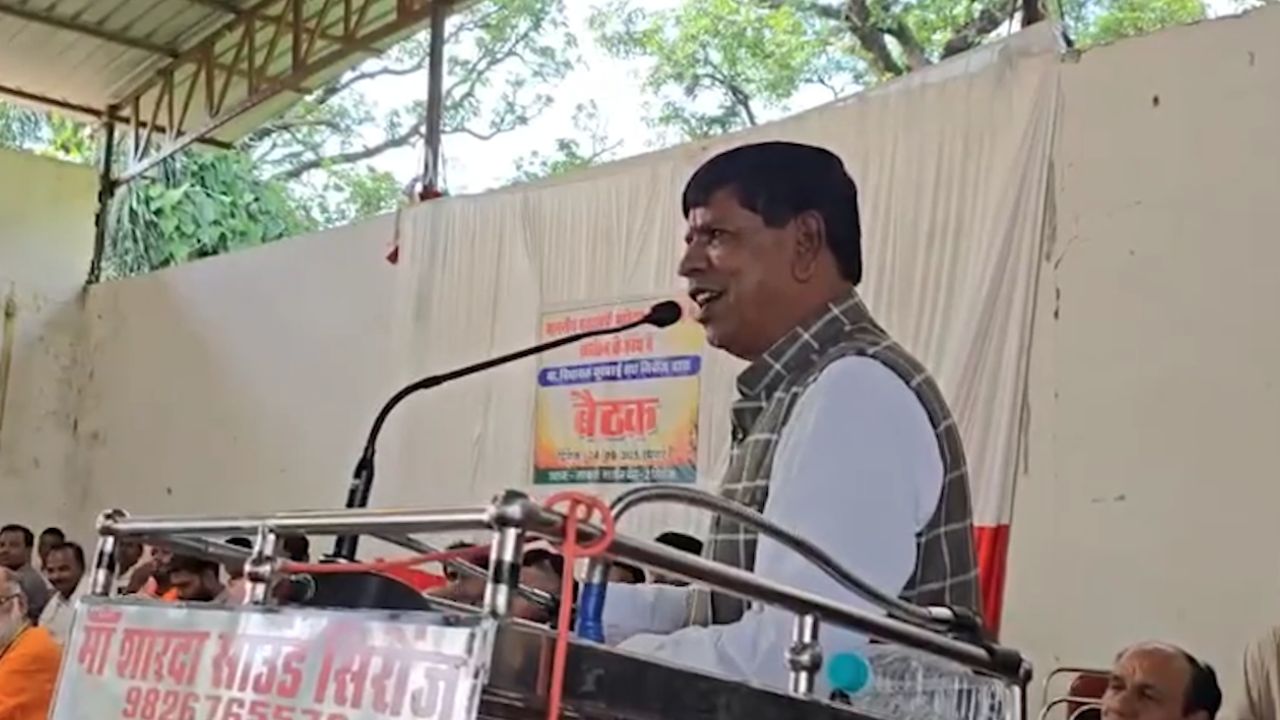 BJP MLA Hari Singh Sapre raised questions on the Ladli Behna Yojana.