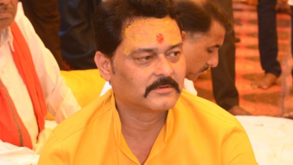 BJP Sanjay Pathak, case of illegal purchase of 1173 acres of tribal land, NCST sent notice