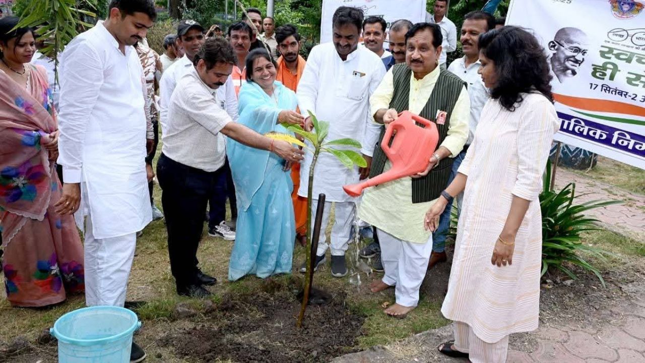 Cabinet Minister Vijay Shah's controversial statement on Ratlam Municipal Corporation Commissioner