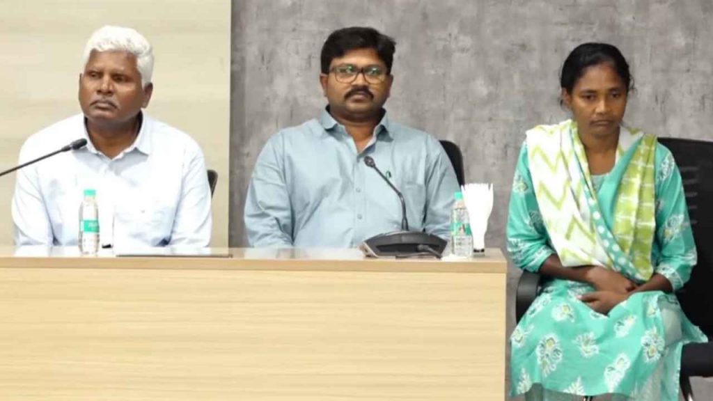 3_naxalite_surrender