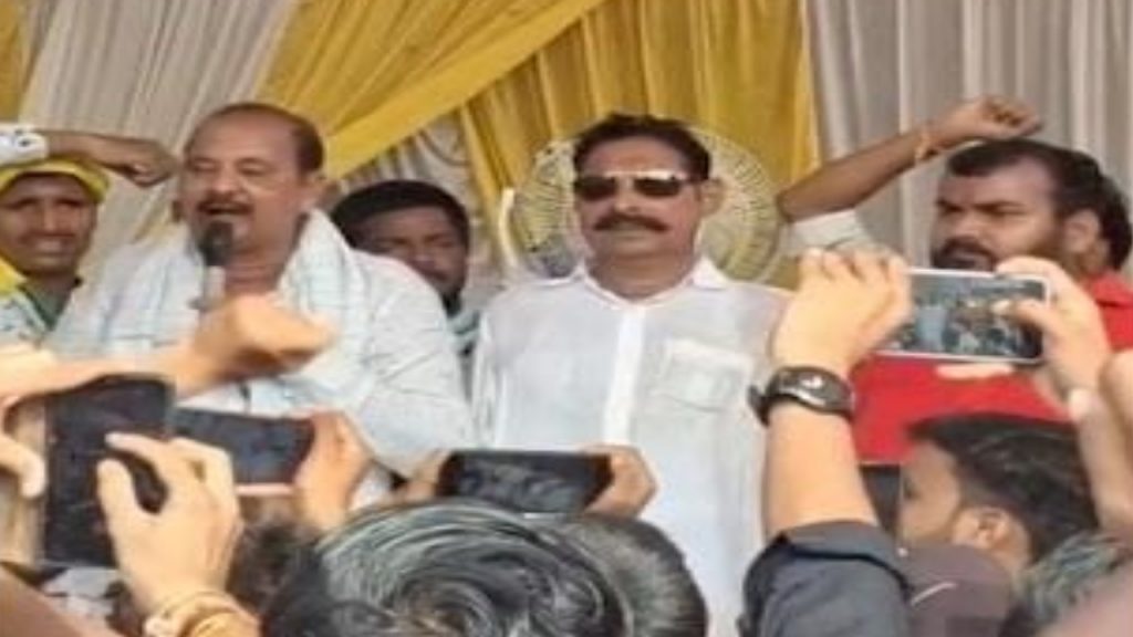 Anant Singh stage collapse during speech in Mokama Bihar