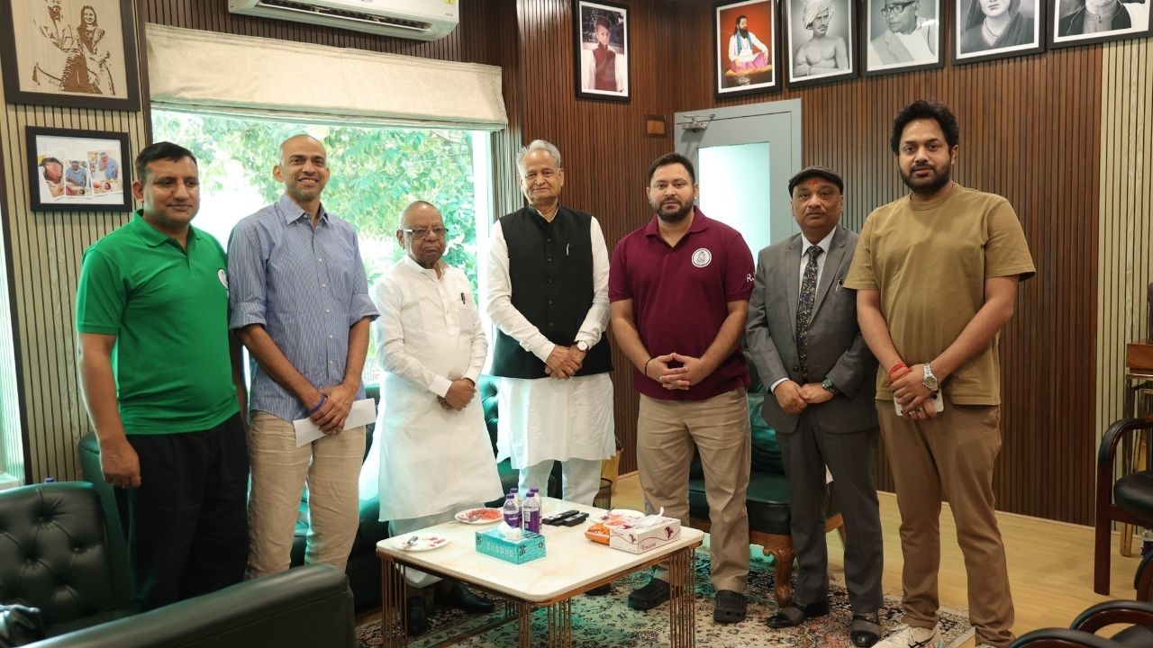 Ashok Gehlot met Tejashwi Yadav