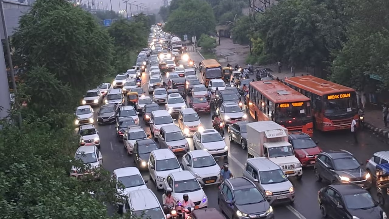 Delhi traffic advisory Chhath Puja 2025