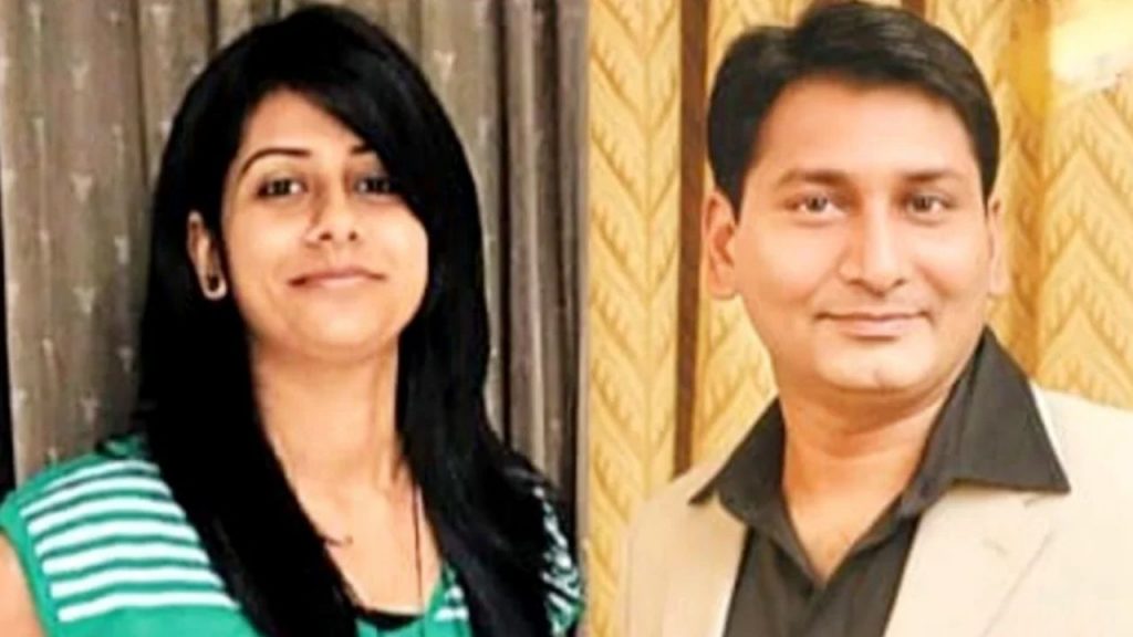 IT department officer and his wife