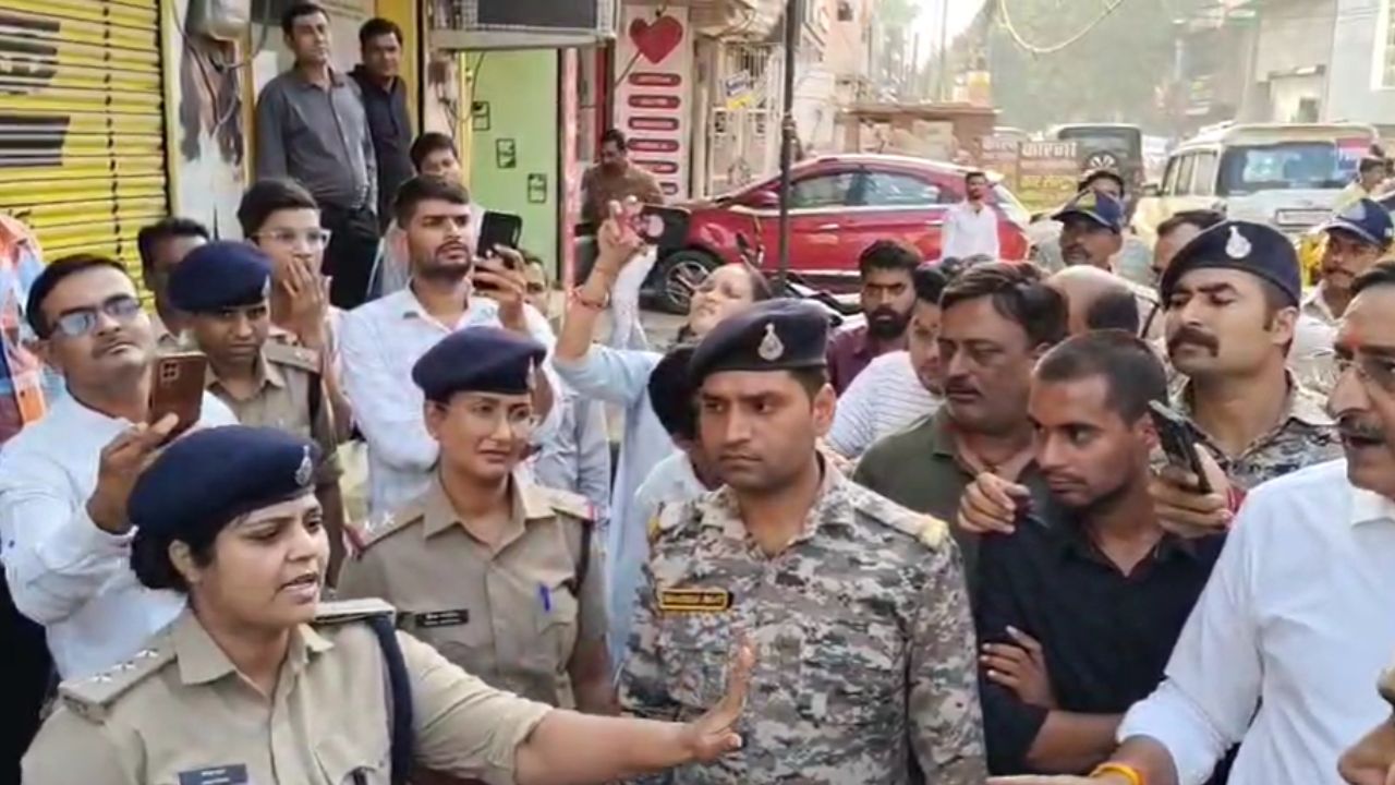 When called anti-Sanatan, CSP Hina Khan raised slogans of Jai Shri Ram.