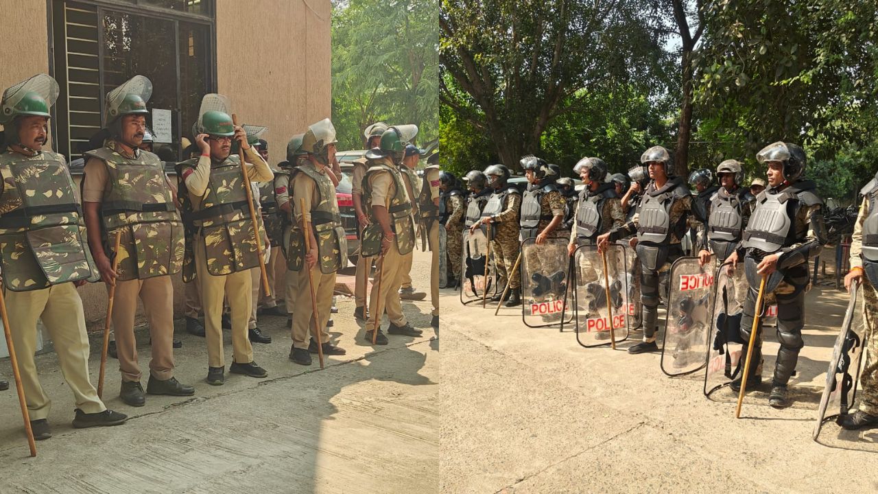 A large number of forces have been deployed in Gwalior to stop any kind of movement.