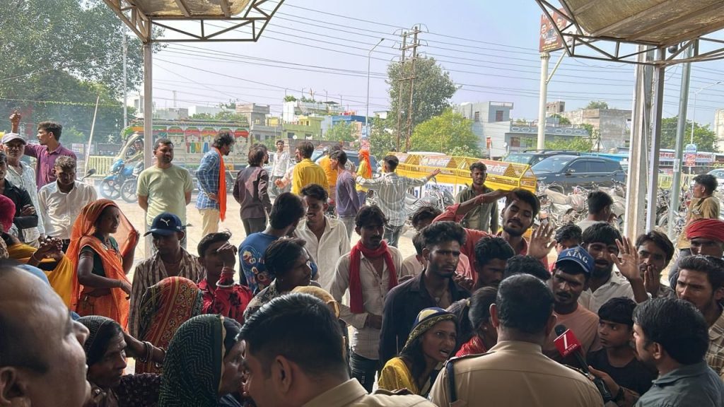 Police station surrounded in Bhopal after head constable accused of molestation.