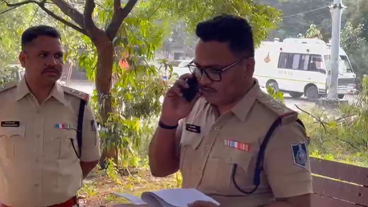 Police officers reached the spot after the constable consumed poison.