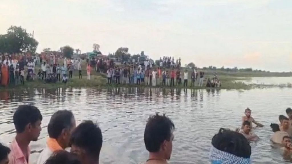 The absconding driver was caught during the Durga idol immersion in Khandwa.