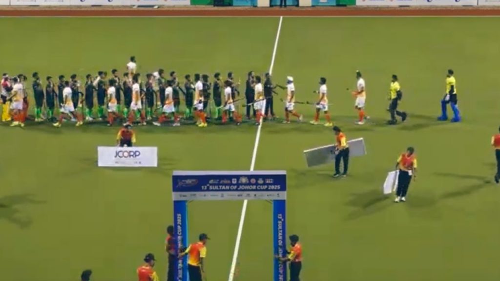 India Pakistan players high five Sultan Johor Cup 2025 viral photo