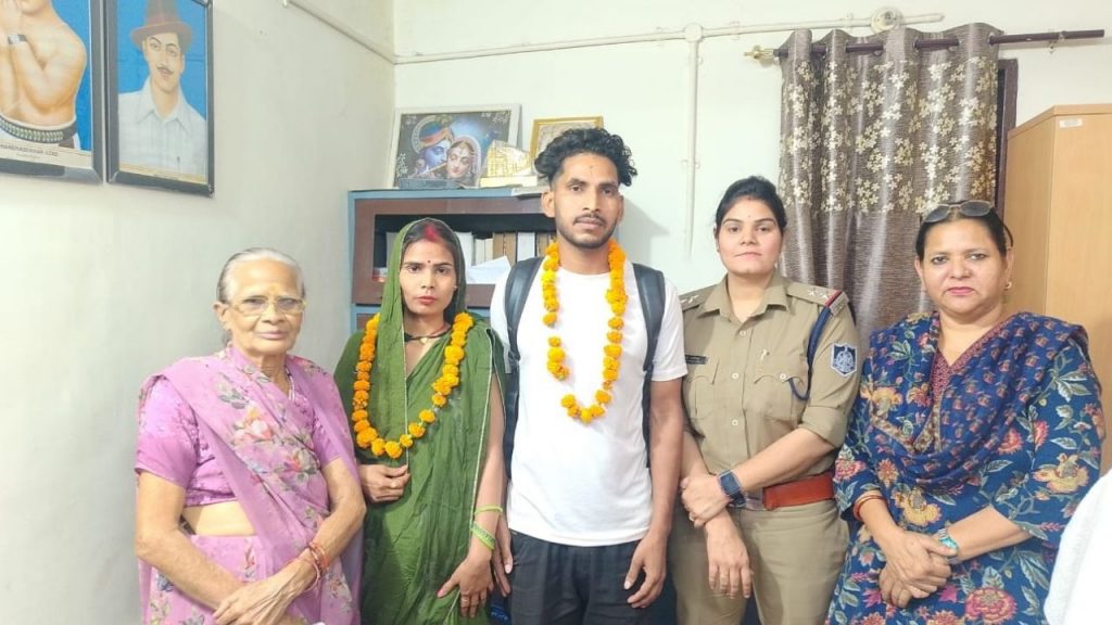 Wife gets angry for not getting her a saree