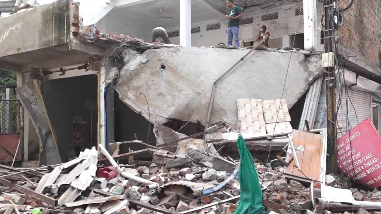 Bhopal Municipal Corporation bulldozer action at Ismail Khan house mosque