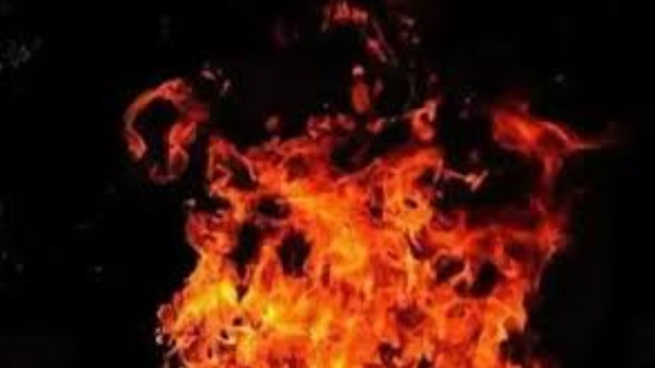 In Korea, a son-in-law doused his in-laws' house with petrol and set it on fire, resulting in the death of his father-in-law.
