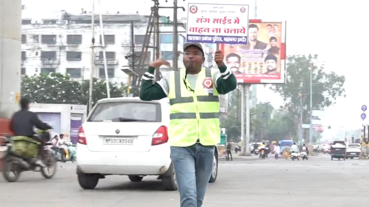 unique celebration took place in Indore to mark the birth of a daughter celebrating by managing traffic