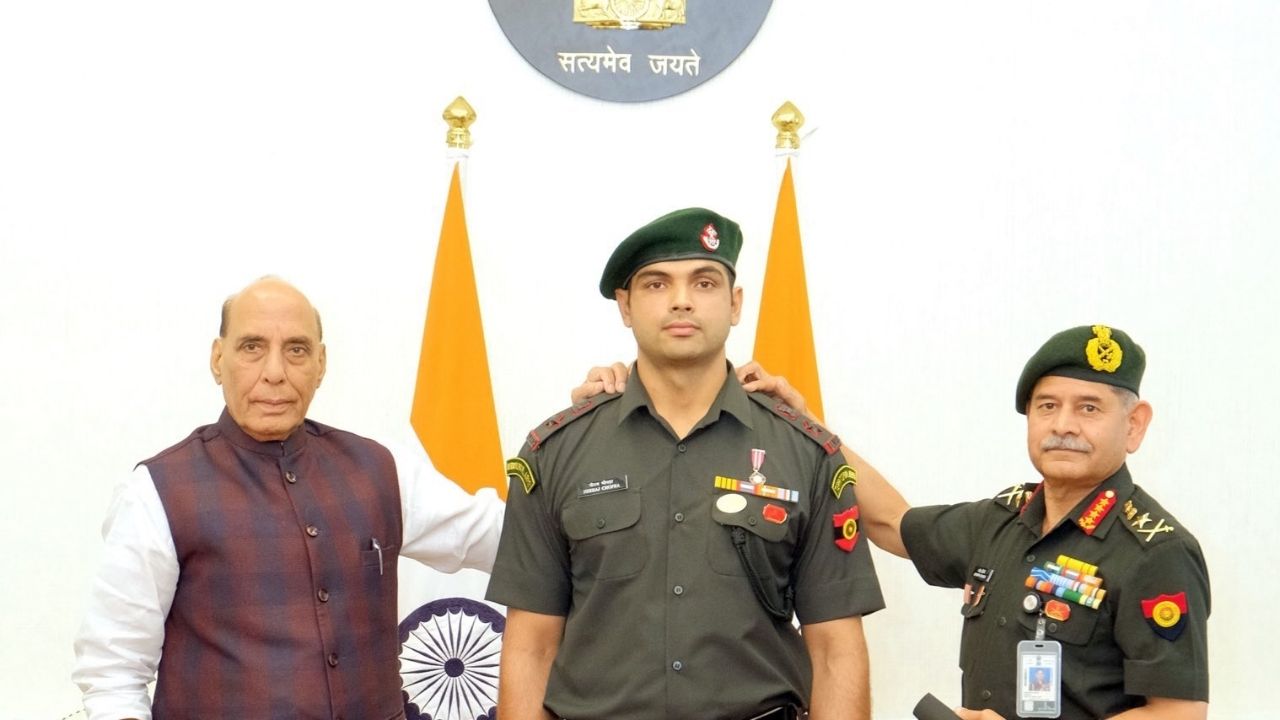 neeraj chopra lieutenant colonel indian army honor