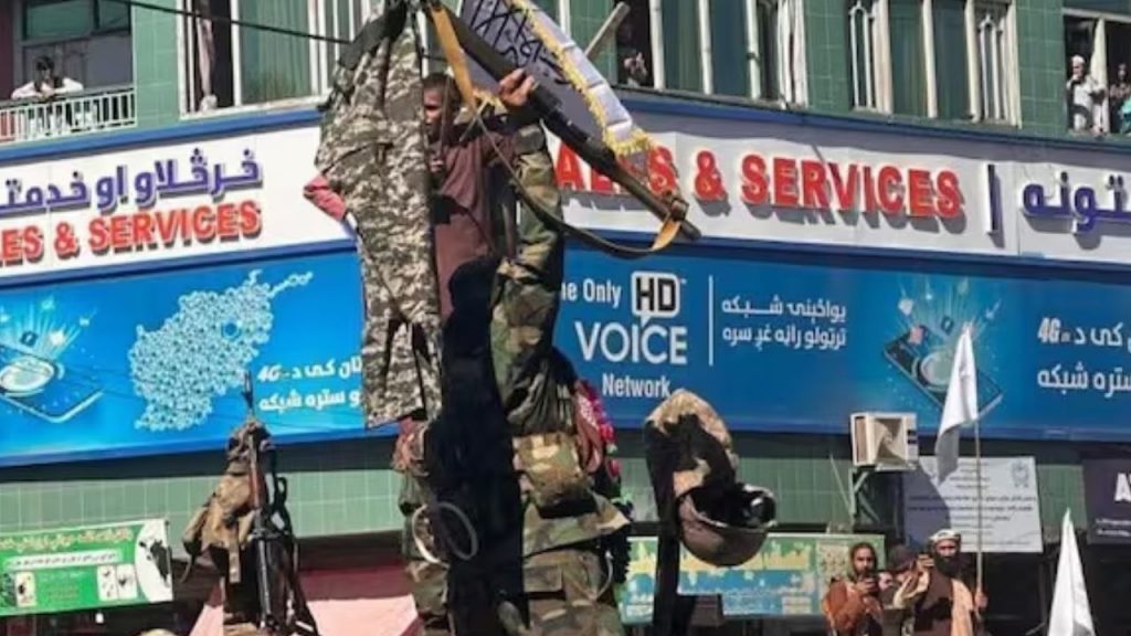 Pakistan Afghanistan Tension: Taliban celebrate by hanging pants of Pakistani soldiers on guns