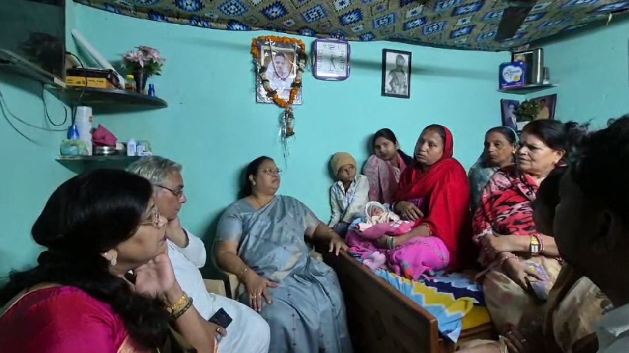 A six-member Congress team met the family members