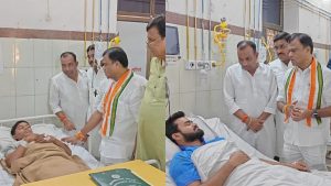 Deepak Baij visits Bilaspur train accident victims in hospital